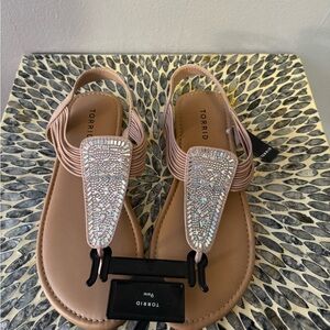 Women’s 9 wide summer sandals